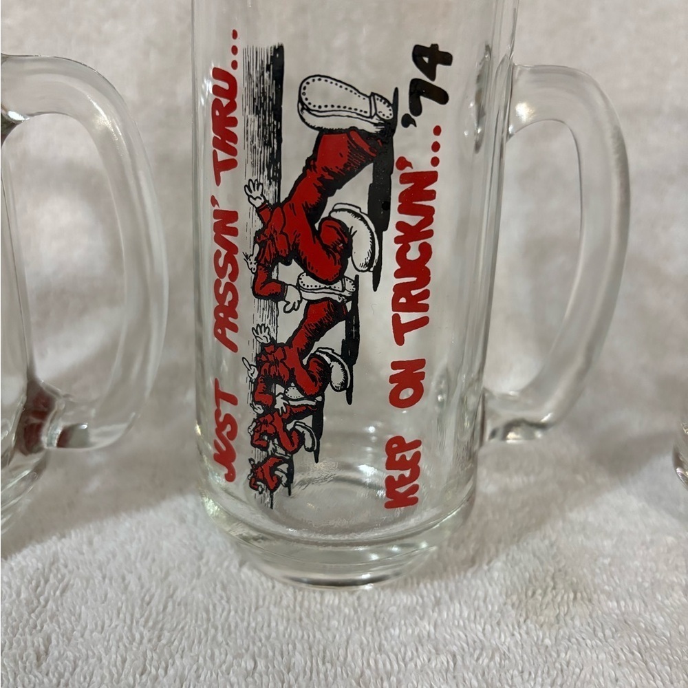 Vintage glasses(just passing through keep on trucking 1974)